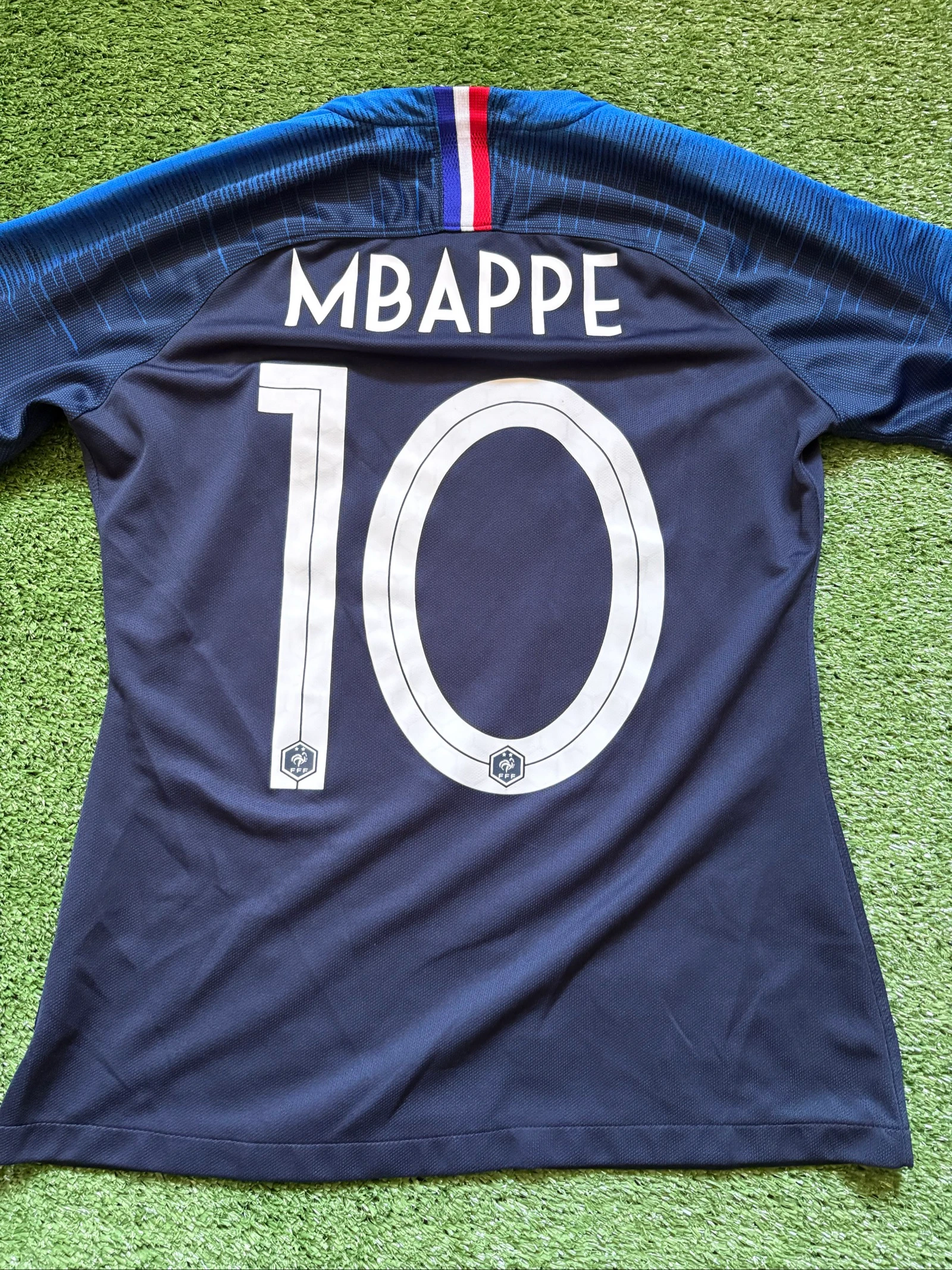 Maillot Mbappé équipe de France 